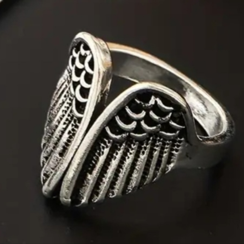 Wing Silver Tone Ring Size 7 Adjustable